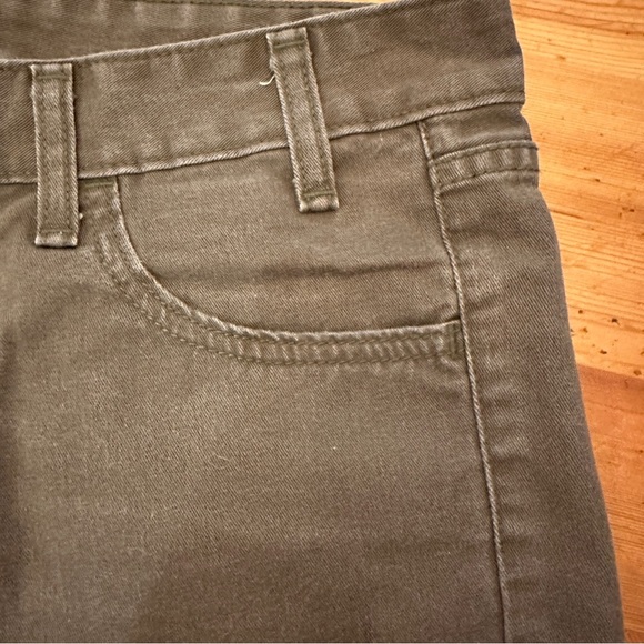 Levi’s Cotton olive green shorts size 7JR - Picture 3 of 7